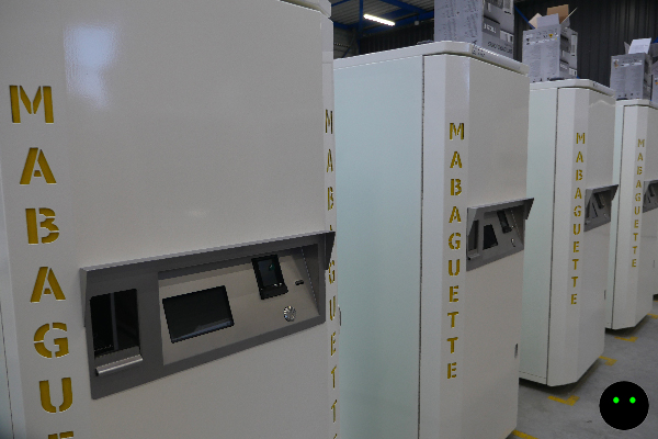 Distributeur de pain pour boulangers